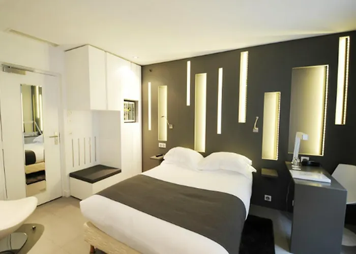 Arc De Triomphe EtoileHotel Parigi